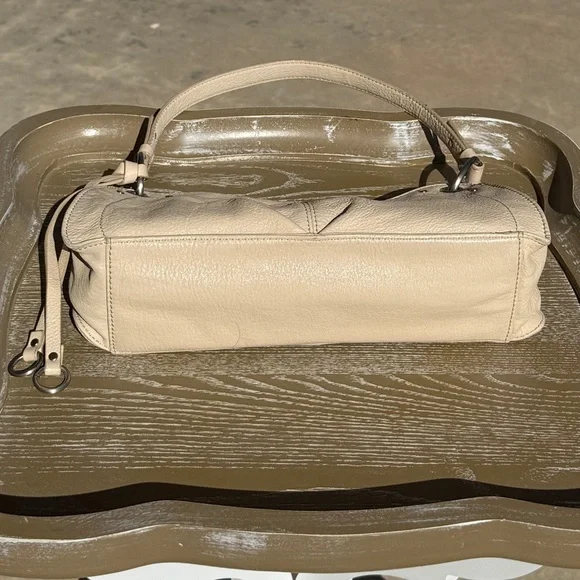 Alfani Pebbled Leather Shoulder Bag Pleated Beige/Cream/Tan Magnetic Closure - Picture 8 of 14